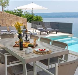 5-Bedroom beach front Villa with Heated Infinity Pool Near Omis, sleeps 10